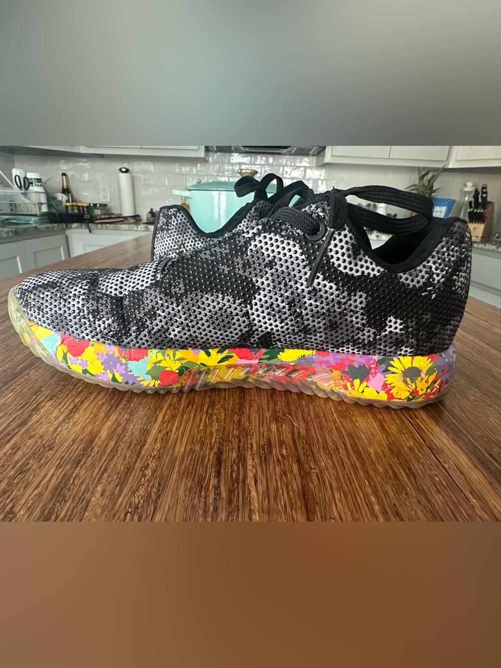 NOBULL Floral Trainer Shoes with 2 additional shoe laces included - Picture 5 of 16